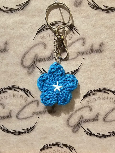 Crochet Forget Me Not keyring/bag charm blue & white